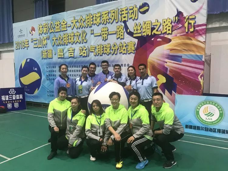正在上海集训的中国男子篮球国家队接到国际篮联亚洲区通知